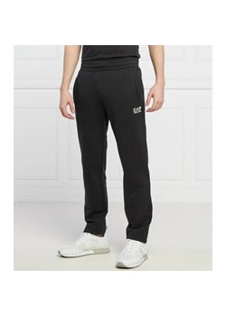 EA7 Spodnie dresowe | Regular Fit ze sklepu Gomez Fashion Store w kategorii Spodnie męskie - zdjęcie 167423439