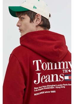 Tommy Jeans bluza męska kolor bordowy z kapturem z nadrukiem DM0DM18860 ze sklepu ANSWEAR.com w kategorii Bluzy męskie - zdjęcie 167461579