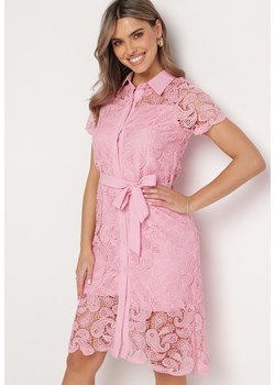 Różowa Koszulowa Sukienka Koronkowa z Wiązanym Paskiem Sachaela ze sklepu Born2be Odzież w kategorii Sukienki - zdjęcie 167526219