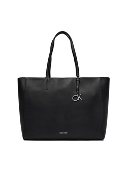 Torebka Calvin Klein Ck Must Shopper Md K60K610610 Czarny ze sklepu eobuwie.pl w kategorii Torby Shopper bag - zdjęcie 167568176
