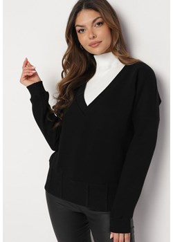Czarna Bawełniana Bluza z Dekoltem w Serek Gitra ze sklepu Born2be Odzież w kategorii Bluzy damskie - zdjęcie 167580719
