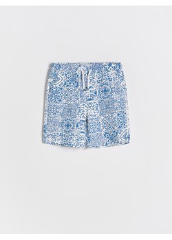 Reserved - Bawełniane szorty z nadrukiem - złamana biel ze sklepu Reserved w kategorii Spodnie i półśpiochy - zdjęcie 167583055