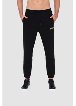 HUGO Czarne dresowe spodnie Drokko, Wybierz rozmiar L ze sklepu outfit.pl w kategorii Spodnie męskie - zdjęcie 167583127