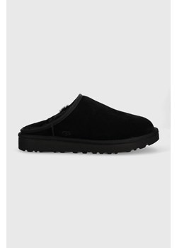 UGG kapcie zamszowe M Classic Slip-On kolor czarny 1129290.BLK-BLK ze sklepu ANSWEAR.com w kategorii Kapcie męskie - zdjęcie 167620436