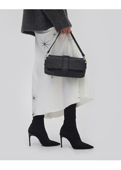Estro: Mała czarna torebka damska z włoskiej skóry naturalnej ze sklepu Estro w kategorii Listonoszki - zdjęcie 167659338