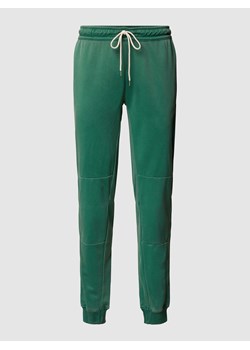 Spodnie dresowe o kroju standard fit z elastycznym pasem i szwami działowymi ze sklepu Peek&Cloppenburg  w kategorii Spodnie męskie - zdjęcie 167681568