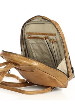 Mały plecak damski skórzany perfekcyjna organizacja - MARCO MAZZINI brąz natura ze sklepu Verostilo w kategorii Plecaki - zdjęcie 167686085