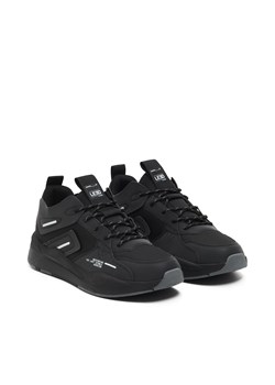 Cropp - Niskie czarne sneakersy - czarny ze sklepu Cropp w kategorii Buty sportowe męskie - zdjęcie 167730119
