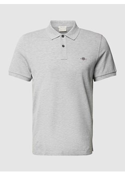 Koszulka polo z wyhaftowanym logo model ‘SHIELD’ ze sklepu Peek&Cloppenburg  w kategorii T-shirty męskie - zdjęcie 167732009