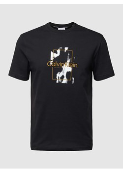 T-shirt z nadrukiem z logo model ‘CAMO’ ze sklepu Peek&Cloppenburg  w kategorii T-shirty męskie - zdjęcie 167732027