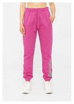 Bench Spodnie dresowe &quot;Corey&quot; w kolorze różowym ze sklepu Limango Polska w kategorii Spodnie damskie - zdjęcie 167759496