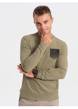 Longsleeve męski z printem w kształcie kieszonki - oliwkowy V2 OM-LSPT-0118 ze sklepu ombre w kategorii T-shirty męskie - zdjęcie 167766155