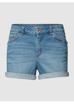 Szorty jeansowe z naszywką z logo ze sklepu Peek&Cloppenburg  w kategorii Szorty - zdjęcie 167774475