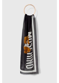 Moschino szal z domieszką jedwabiu kolor czarny wzorzysty M5772 50223 ze sklepu ANSWEAR.com w kategorii Szaliki i chusty damskie - zdjęcie 167778497