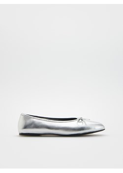 Reserved - Skórzane baleriny - srebrny ze sklepu Reserved w kategorii Balerinki - zdjęcie 167781537