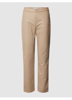 Spodnie o skróconym kroju z imitacji skóry z elastycznym pasem ze sklepu Peek&Cloppenburg  w kategorii Spodnie damskie - zdjęcie 167789939