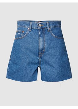 Szorty jeansowe z naszywką z logo model ‘MOM’ ze sklepu Peek&Cloppenburg  w kategorii Szorty - zdjęcie 167792187