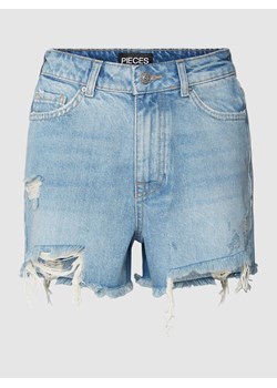 Szorty jeansowe z przetarciami model ‘TULLA’ ze sklepu Peek&Cloppenburg  w kategorii Szorty - zdjęcie 167793609