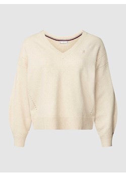 Sweter z dzianiny PLUS SIZE z aplikacją z logo ze sklepu Peek&Cloppenburg  w kategorii Swetry damskie - zdjęcie 167793687