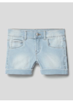 Szorty jeansowe z przeszytymi zakończeniami nogawek model ‘SALLI’ ze sklepu Peek&Cloppenburg  w kategorii Spodenki dziewczęce - zdjęcie 167793918