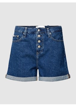 Szorty jeansowe o kroju mom fit z czystej bawełny z detalem z logo ze sklepu Peek&Cloppenburg  w kategorii Szorty - zdjęcie 167795495