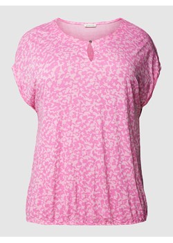 T-shirt PLUS SIZE ze wzorem na całej powierzchni ze sklepu Peek&Cloppenburg  w kategorii Bluzki damskie - zdjęcie 167808869