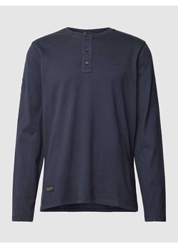 Bluzka z długim rękawem i krótką listwą guzikową model ‘Henley’ ze sklepu Peek&Cloppenburg  w kategorii T-shirty męskie - zdjęcie 167810305
