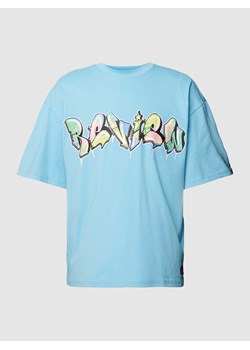 T-shirt o kroju oversized z nadrukiem w stylu graffiti ze sklepu Peek&Cloppenburg  w kategorii T-shirty męskie - zdjęcie 167810625