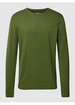 Sweter z dzianiny z wyhaftowanym logo model ‘BASIC’ ze sklepu Peek&Cloppenburg  w kategorii Swetry męskie - zdjęcie 167812859