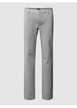 Spodnie materiałowe ze wzorem w paski model ‘MARK’ ze sklepu Peek&Cloppenburg  w kategorii Spodnie męskie - zdjęcie 167816898