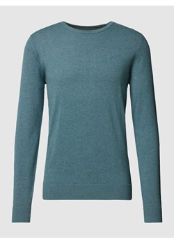 Sweter z dzianiny z wyhaftowanym logo model ‘BASIC’ ze sklepu Peek&Cloppenburg  w kategorii Swetry męskie - zdjęcie 167818465
