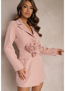 Różowa Marynarka Sukienka z Aplikacjami 3D w Kształcie Kwiatów i Zapięciem na Guziki Lorira ze sklepu Renee odzież w kategorii Marynarki damskie - zdjęcie 167843919