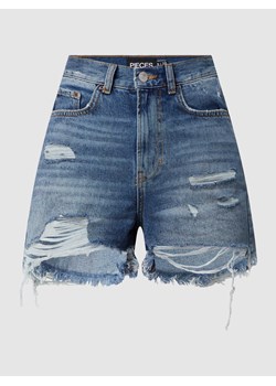 Szorty jeansowe z wysokim stanem i przetarciami model ‘Vacay’ ze sklepu Peek&Cloppenburg  w kategorii Szorty - zdjęcie 167850455
