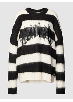 Sweter z dzianiny o kroju oversized GRUNGE z nadrukiem z logo Old English ze sklepu Peek&Cloppenburg  w kategorii Swetry męskie - zdjęcie 167851028