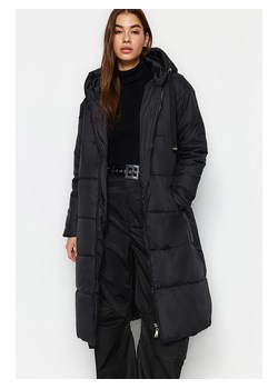 trendyol Płaszcz zimowy w kolorze czarnym ze sklepu Limango Polska w kategorii Kurtki damskie - zdjęcie 167855026