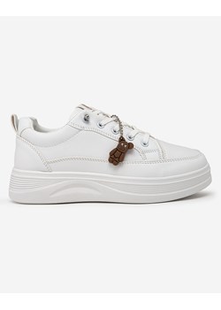 Białe Sneakersy Platformowe z Breloczkiem Street Spirit ze sklepu royalfashion.pl w kategorii Buty sportowe damskie - zdjęcie 167855227