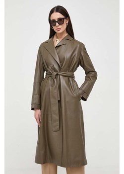 BOSS płaszcz skórzany damski kolor brązowy przejściowy ze sklepu ANSWEAR.com w kategorii Płaszcze damskie - zdjęcie 167863548