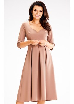 Elegancka sukienka z rozkloszowanym dołem cappuccino A598, Kolor cappuccino, Rozmiar L, Awama ze sklepu Primodo w kategorii Sukienki - zdjęcie 167873625