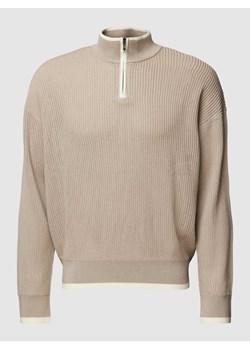 Sweter z dzianiny z paskami w kontrastowym kolorze ze sklepu Peek&Cloppenburg  w kategorii Swetry męskie - zdjęcie 167931979