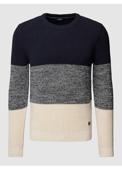 Sweter z dzianiny z detalem z logo model ‘Arvino’ ze sklepu Peek&Cloppenburg  w kategorii Swetry męskie - zdjęcie 167933476