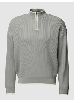 Sweter z dzianiny z paskami w kontrastowym kolorze ze sklepu Peek&Cloppenburg  w kategorii Swetry męskie - zdjęcie 167933886