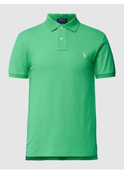 Koszulka polo o kroju slim fit z wyhaftowanym logo ze sklepu Peek&Cloppenburg  w kategorii T-shirty męskie - zdjęcie 167934538