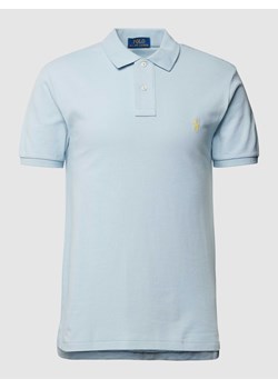 Koszulka polo o kroju slim fit z wyhaftowanym logo ze sklepu Peek&Cloppenburg  w kategorii T-shirty męskie - zdjęcie 167935838