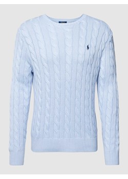 Sweter z dzianiny ze ściegiem warkoczowym i naszywką z logo ze sklepu Peek&Cloppenburg  w kategorii Swetry męskie - zdjęcie 167939985