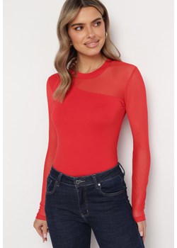 Czerwona Wiskozowa Bluzka z Asymetrycznym Dekoltem i Siateczką Layera ze sklepu Born2be Odzież w kategorii Bluzki damskie - zdjęcie 167957466