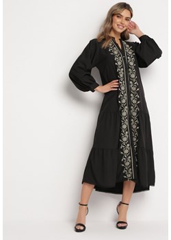Czarna Rozkloszowana Sukienka Midi z Ozdobnymi Haftami i Falbankami Polyra ze sklepu Born2be Odzież w kategorii Sukienki - zdjęcie 167957508