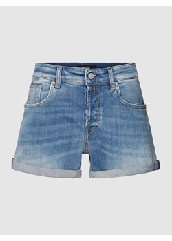 Szorty jeansowe z przeszytymi zakończeniami nogawek model ‘ANYTA’ ze sklepu Peek&Cloppenburg  w kategorii Szorty - zdjęcie 168079717