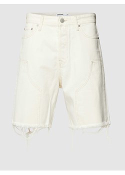 Szorty jeansowe z postrzępionymi wykończeniami model ‘TONY’ ze sklepu Peek&Cloppenburg  w kategorii Spodenki męskie - zdjęcie 168083285