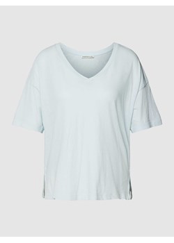 T-shirt z zaokrąglonym dekoltem w serek model ‘SVENNIE’ ze sklepu Peek&Cloppenburg  w kategorii Bluzki damskie - zdjęcie 168084906