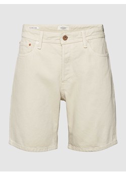 Szorty jeansowe z naszywką z logo model ‘CHRIS’ ze sklepu Peek&Cloppenburg  w kategorii Spodenki męskie - zdjęcie 168100559